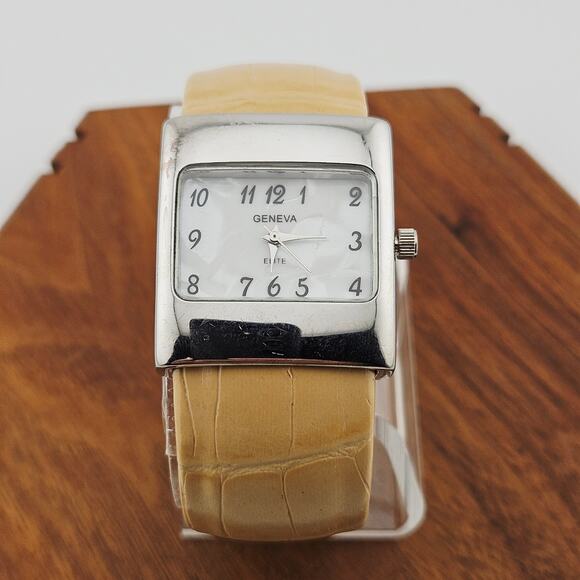 Geneva Elite Women's Cuff Style Bracelet Watch Silver Beige Embossed Old Money - Picture 1 of 6